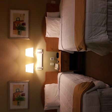 Americas Best Value Inn & Suites-Winnie Rom bilde